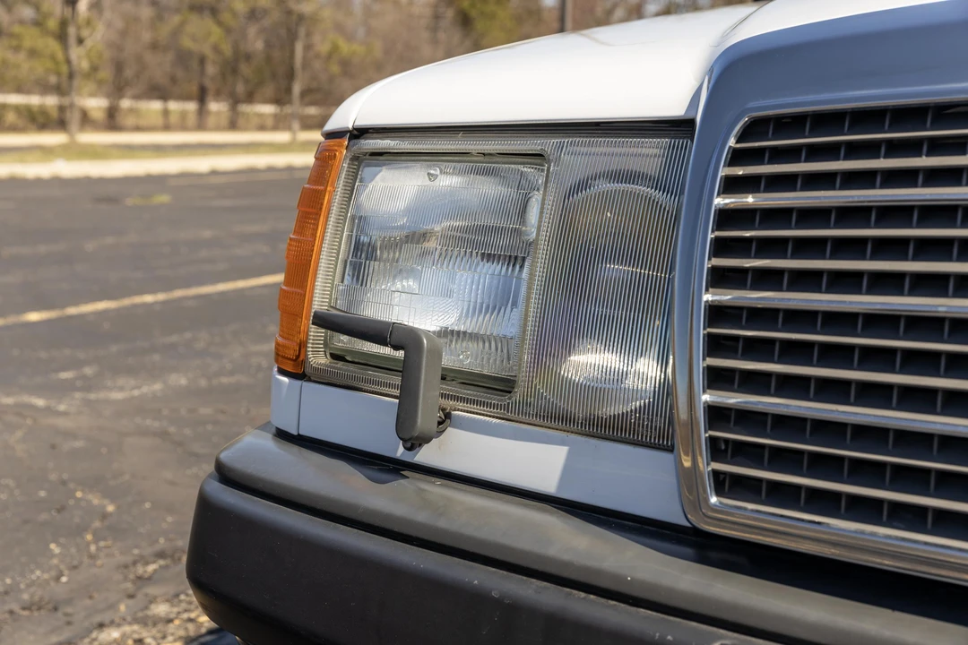 1988 Mercedes-Benz W124 E-Class - Image 20 of 31
