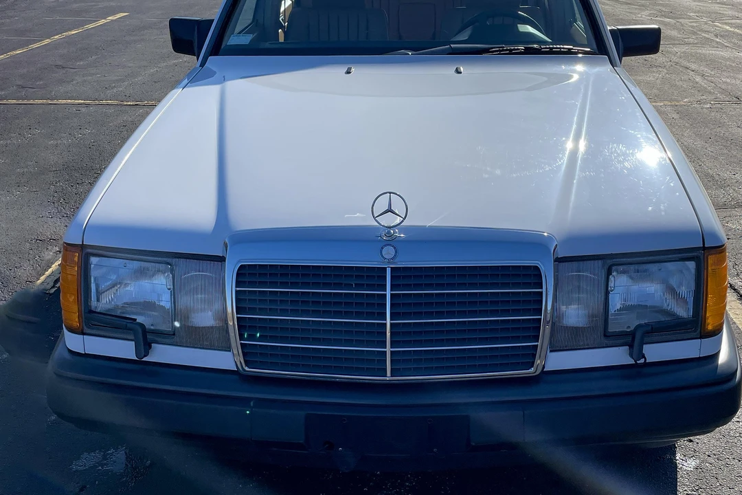 1988 Mercedes-Benz W124 E-Class - Image 19 of 31