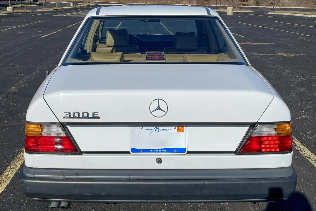 1988 Mercedes-Benz W124 E-Class - Image 5 of 31