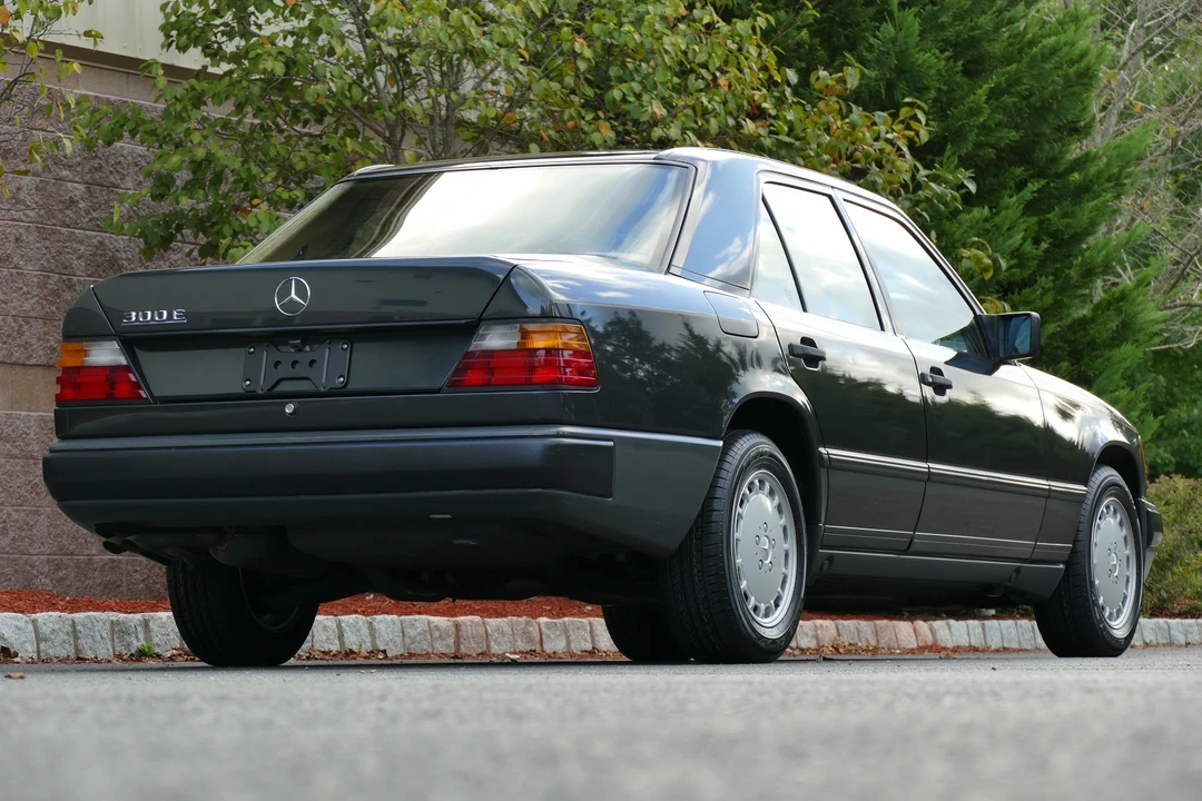 1988 Mercedes-Benz W124 E-Class - Image 7 of 31