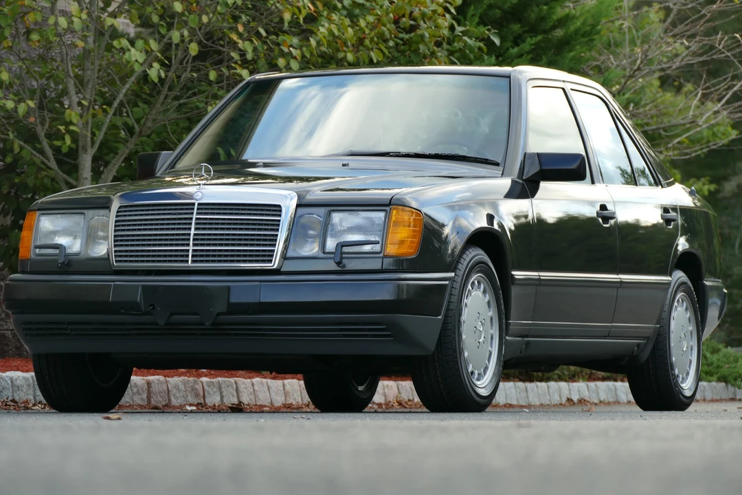 1988 Mercedes-Benz W124 E-Class - Image 2 of 31