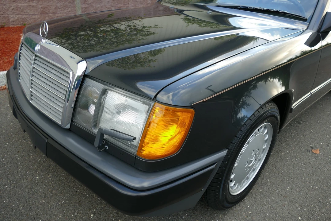 1988 Mercedes-Benz W124 E-Class - Image 17 of 31