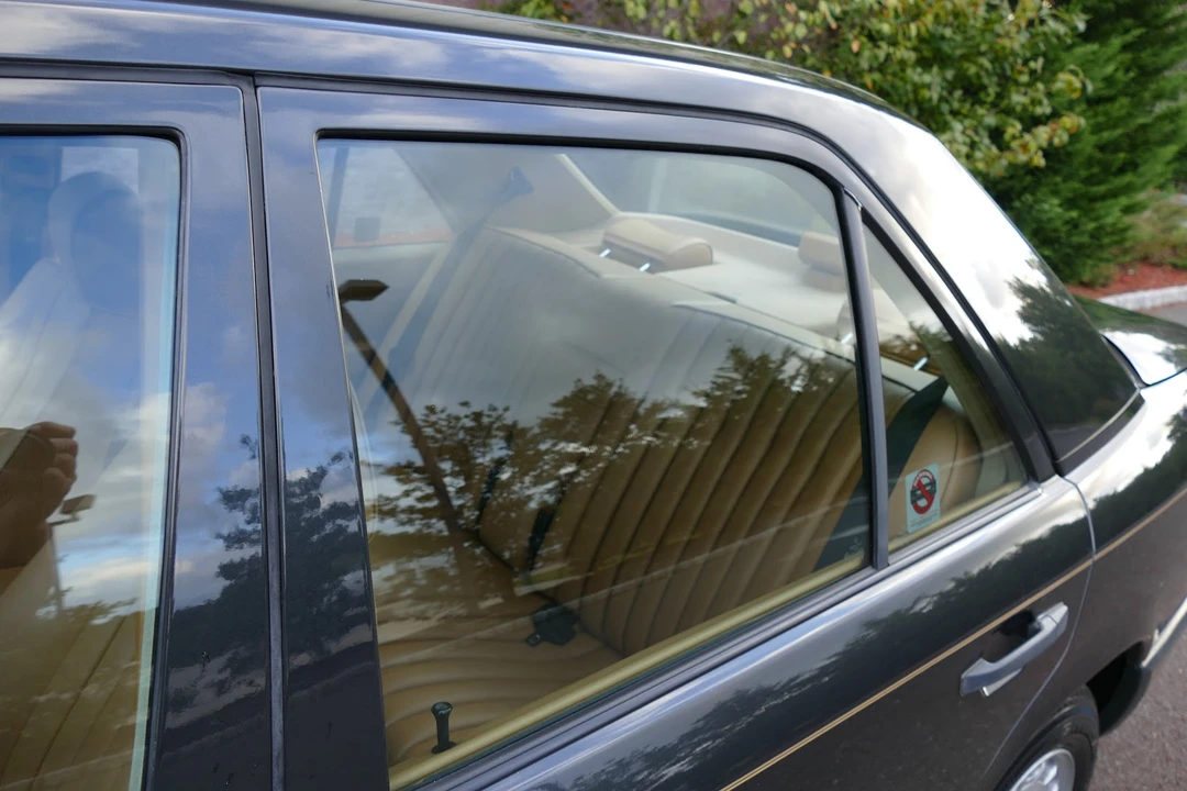 1988 Mercedes-Benz W124 E-Class - Image 25 of 31
