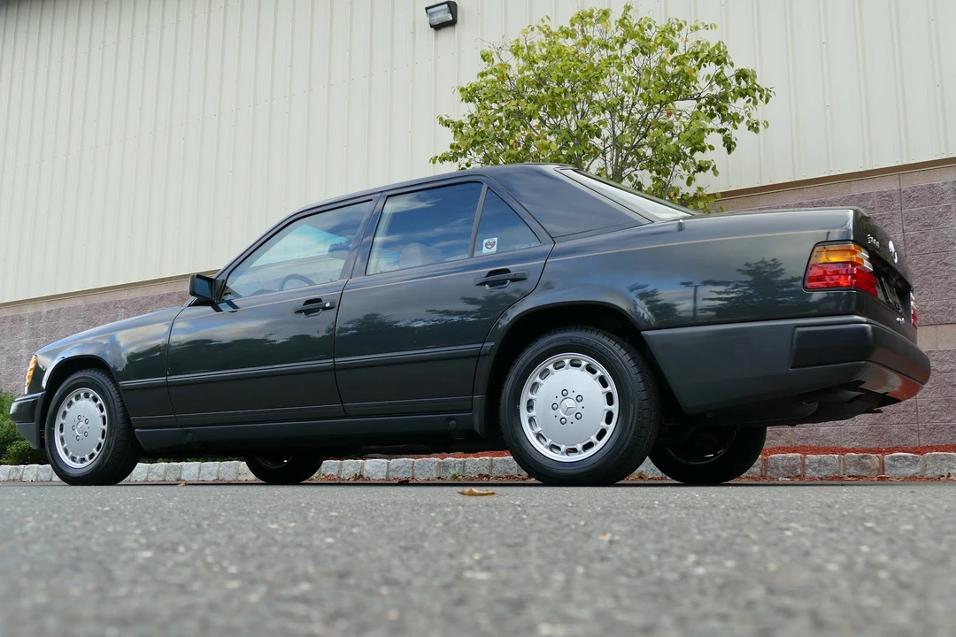1988 Mercedes-Benz W124 E-Class - Image 5 of 31