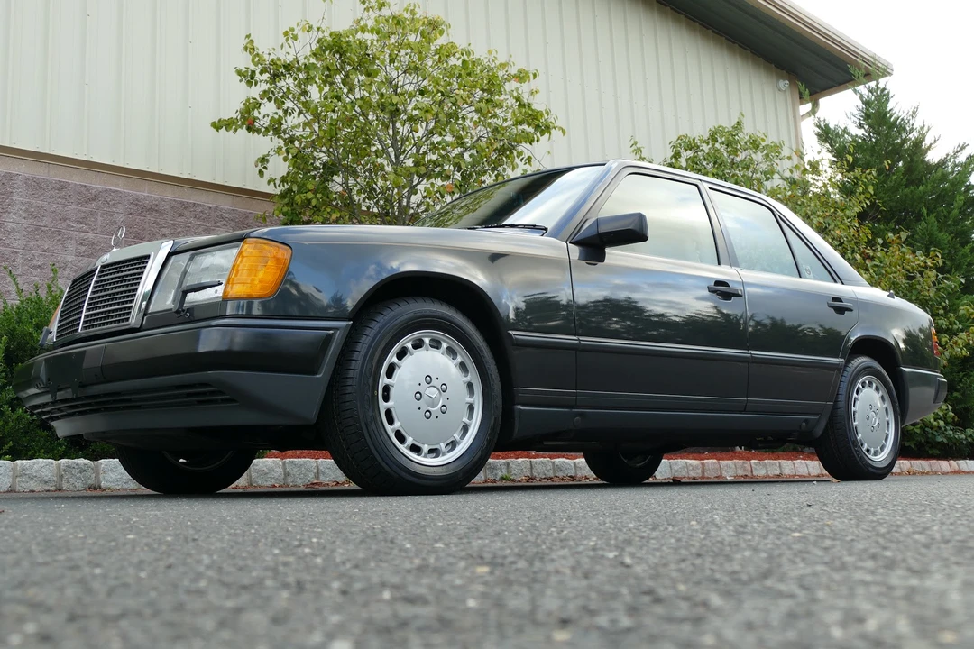 1988 Mercedes-Benz W124 E-Class - Image 3 of 31