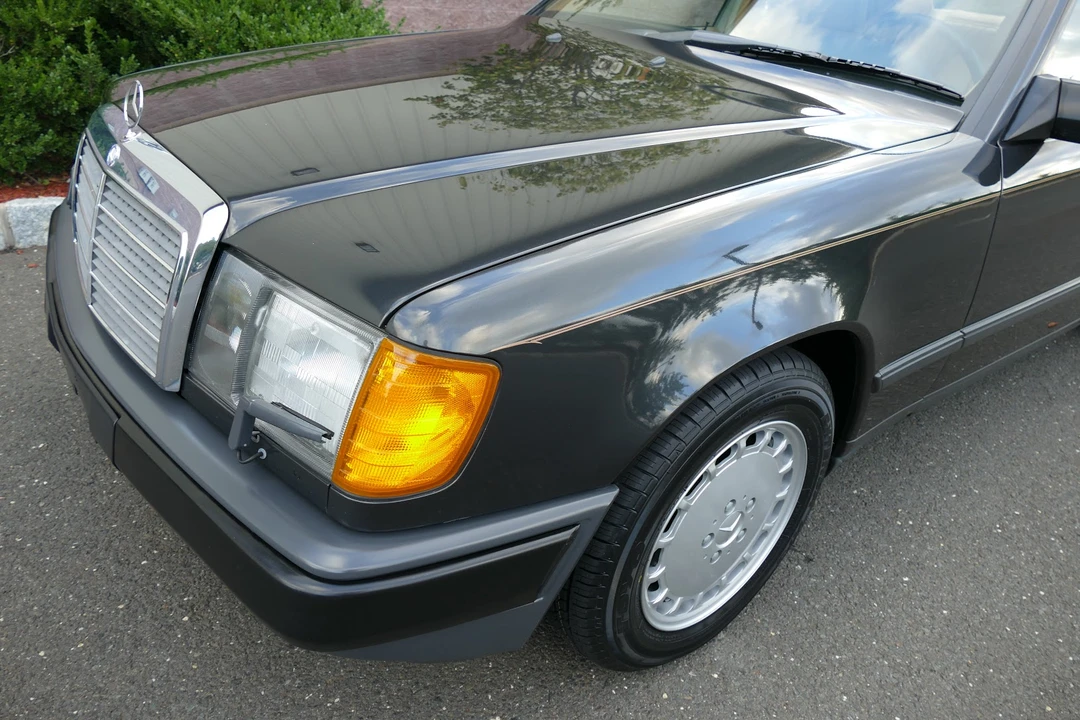 1988 Mercedes-Benz W124 E-Class - Image 16 of 31