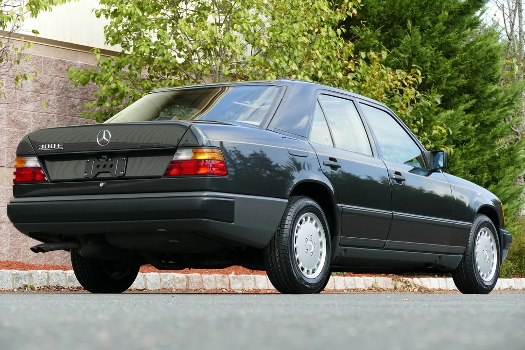 1988 Mercedes-Benz W124 E-Class - Image 8 of 31