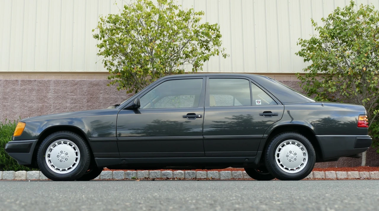 1988 Mercedes-Benz W124 E-Class - Image 4 of 31