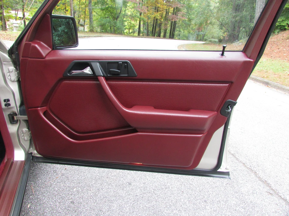 1988 Mercedes-Benz W124 E-Class - Image 24 of 31