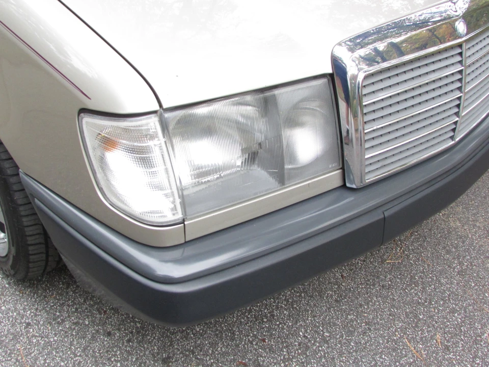 1988 Mercedes-Benz W124 E-Class - Image 13 of 31