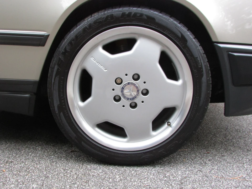 1988 Mercedes-Benz W124 E-Class - Image 20 of 31