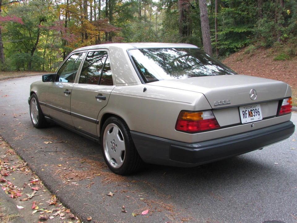 1988 Mercedes-Benz W124 E-Class - Image 5 of 31