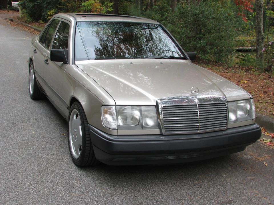 1988 Mercedes-Benz W124 E-Class - Image 9 of 31