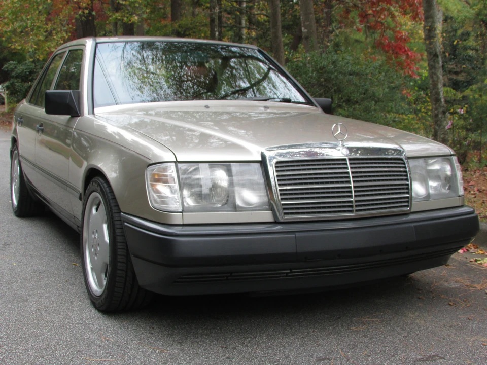 1988 Mercedes-Benz W124 E-Class - Image 10 of 31