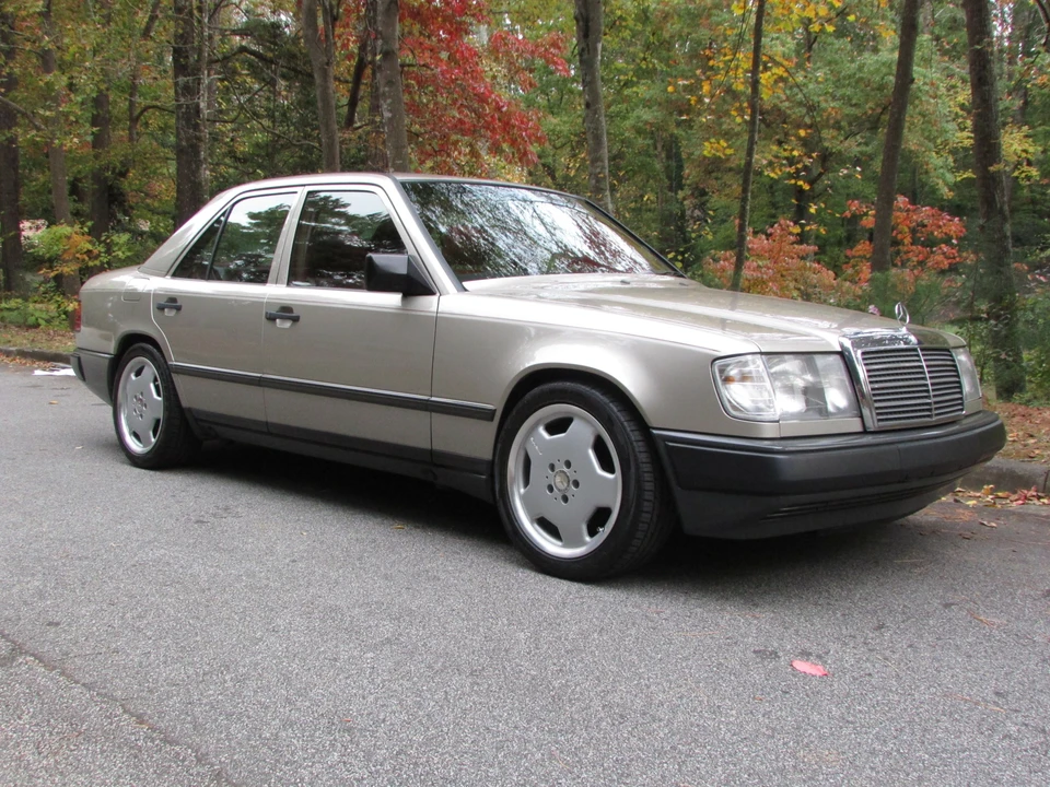 1988 Mercedes-Benz W124 E-Class - Image 2 of 31