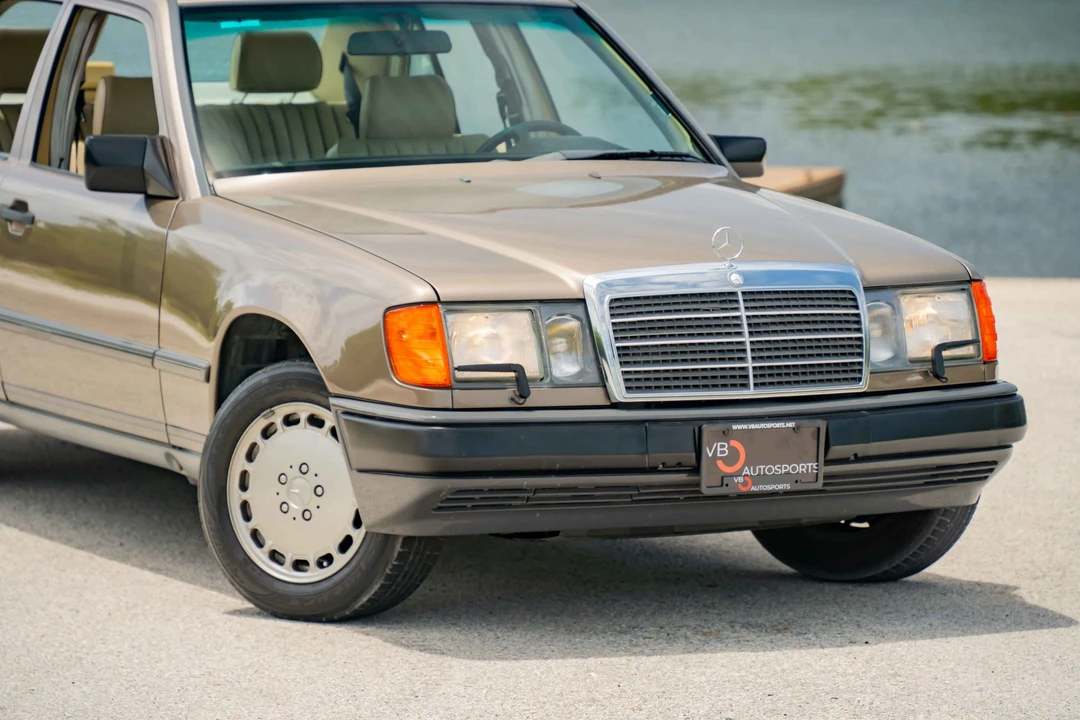 1988 Mercedes-Benz W124 E-Class - Image 30 of 31