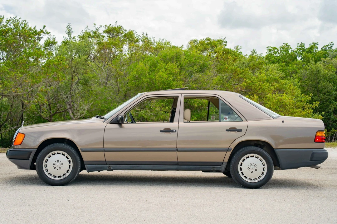 1988 Mercedes-Benz W124 E-Class - Image 29 of 31