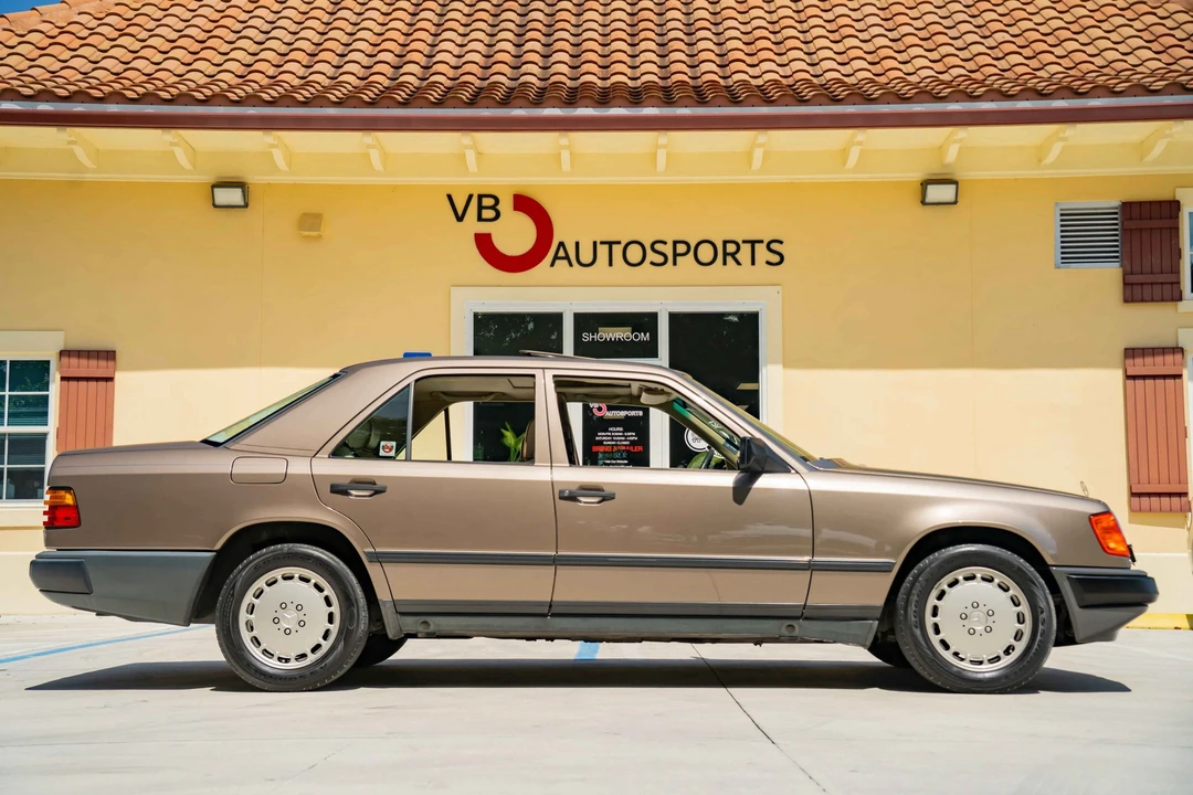 1988 Mercedes-Benz W124 E-Class - Image 21 of 31
