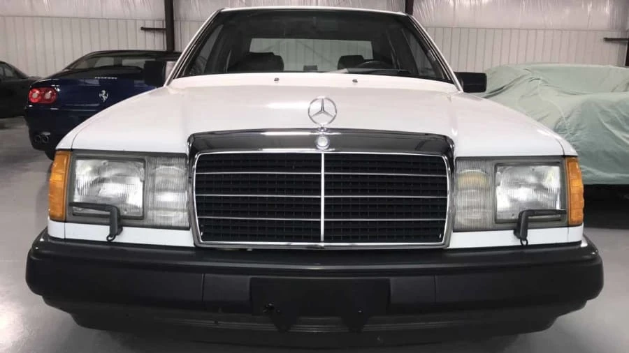 1988 Mercedes-Benz W124 E-Class - Image 12 of 19