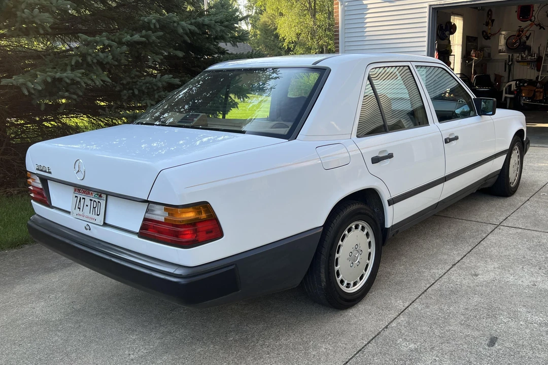 1988 Mercedes-Benz W124 E-Class - Image 4 of 31