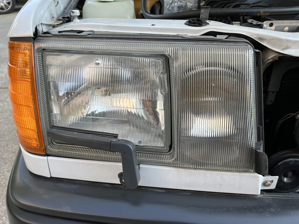 1988 Mercedes-Benz W124 E-Class - Image 16 of 31