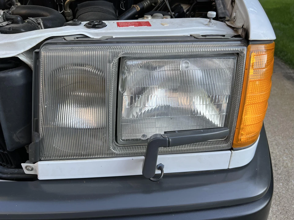 1988 Mercedes-Benz W124 E-Class - Image 17 of 31