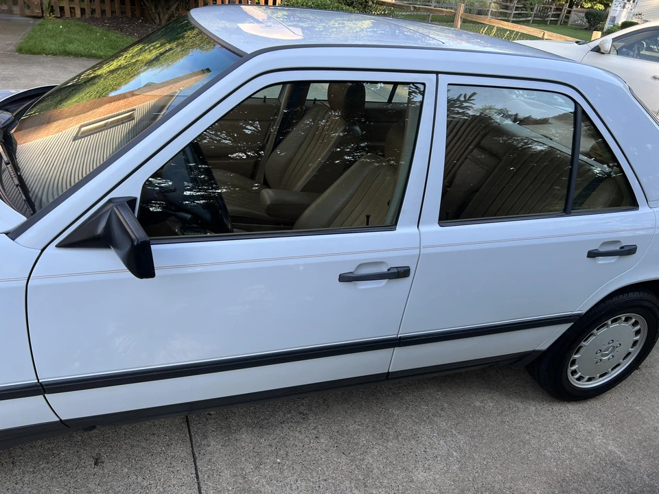 1988 Mercedes-Benz W124 E-Class - Image 19 of 31