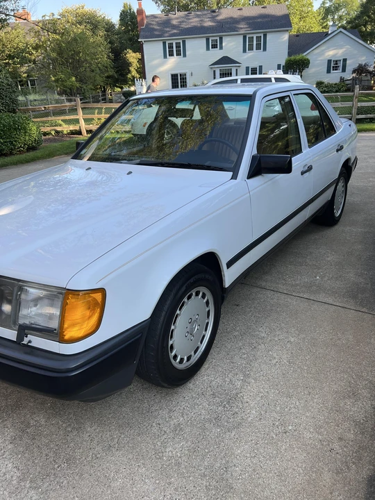 1988 Mercedes-Benz W124 E-Class - Image 18 of 31