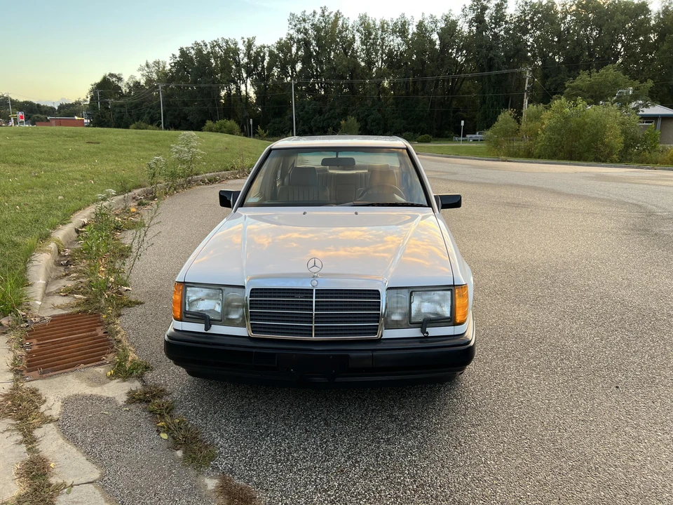 1988 Mercedes-Benz W124 E-Class - Image 6 of 31