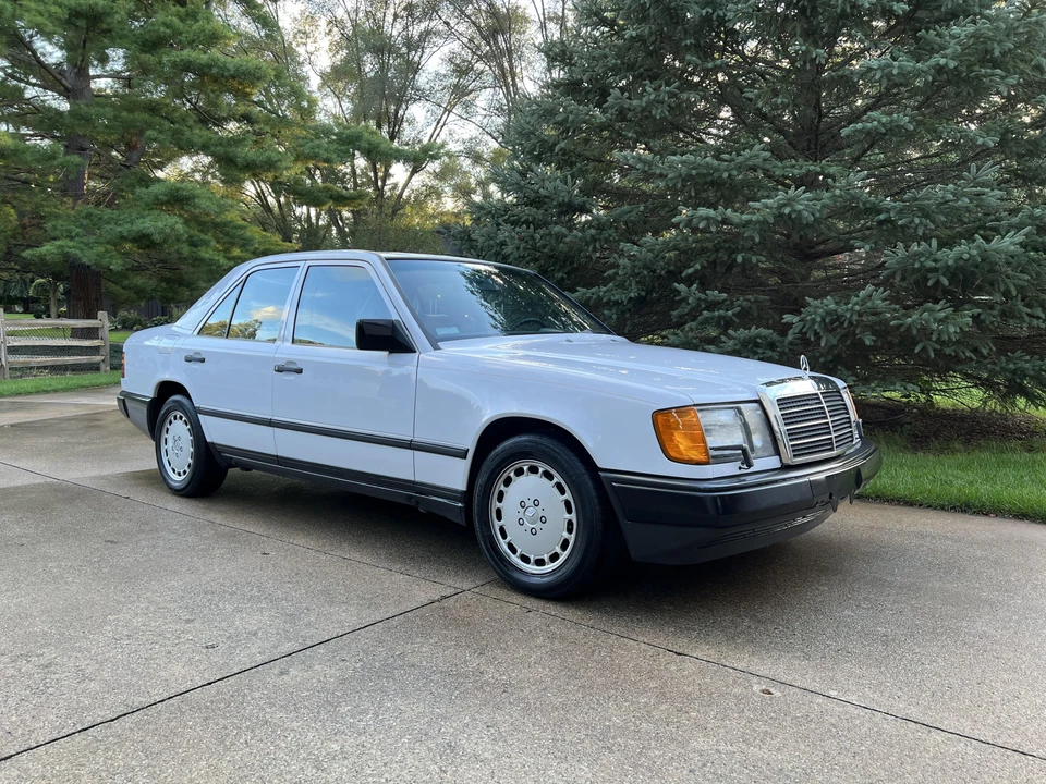 1988 Mercedes-Benz W124 E-Class - Image 12 of 31