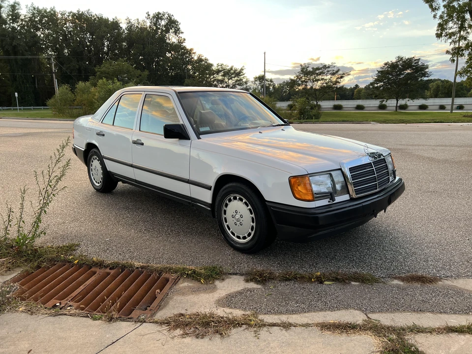 1988 Mercedes-Benz W124 E-Class - Image 14 of 31