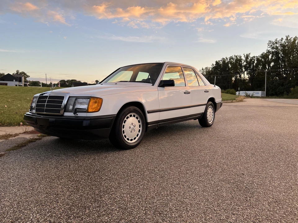 1988 Mercedes-Benz W124 E-Class - Image 8 of 31