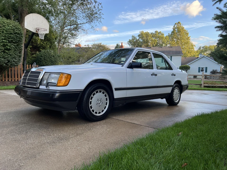 1988 Mercedes-Benz W124 E-Class - Image 9 of 31