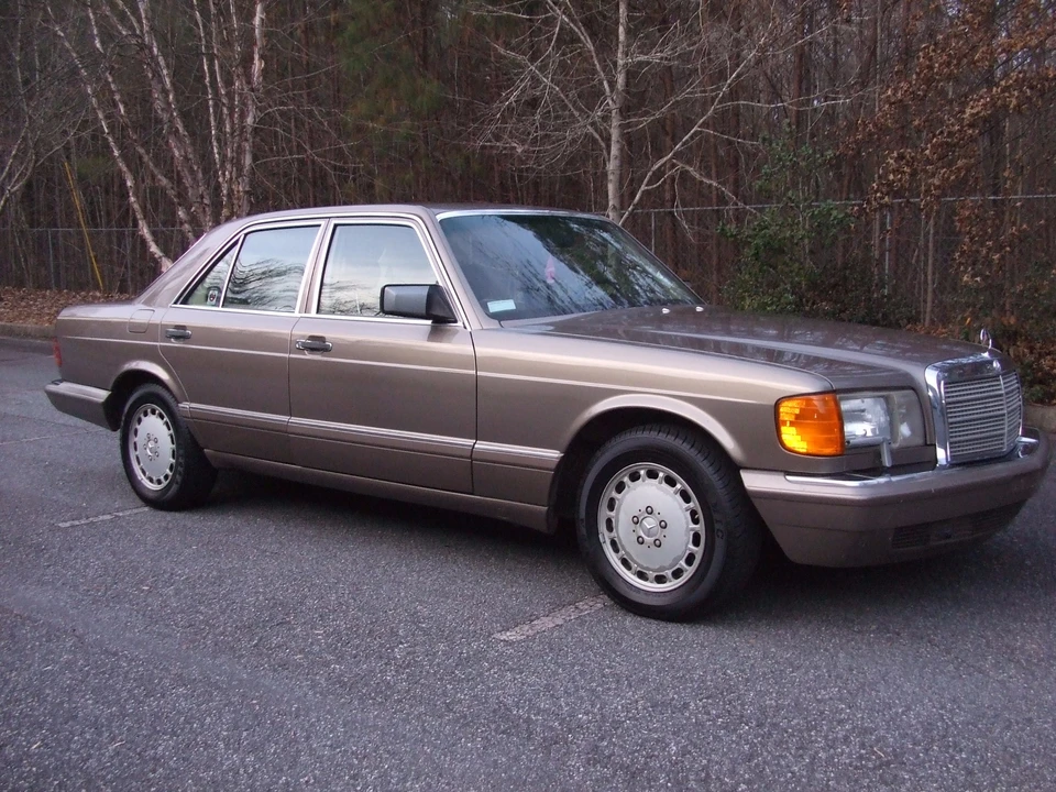 1988 Mercedes-Benz W126 S-Class Sedan - Image 2 of 31
