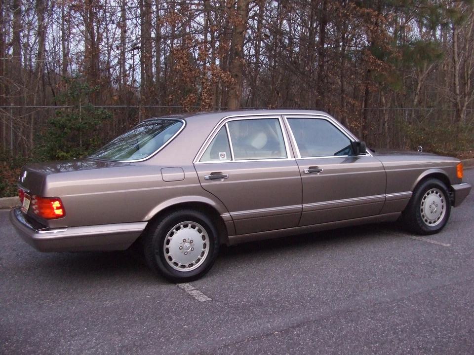 1988 Mercedes-Benz W126 S-Class Sedan - Image 5 of 31