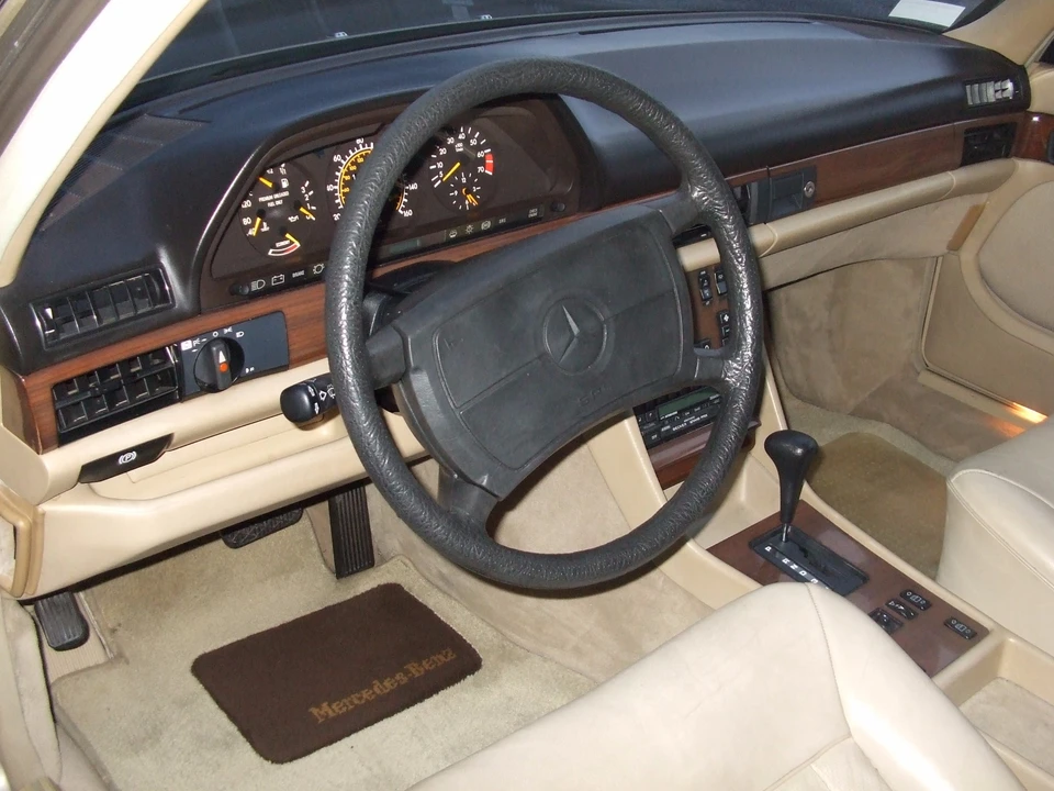 1988 Mercedes-Benz W126 S-Class Sedan - Image 24 of 31
