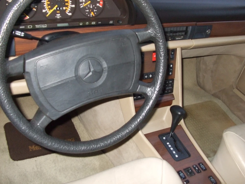 1988 Mercedes-Benz W126 S-Class Sedan - Image 25 of 31