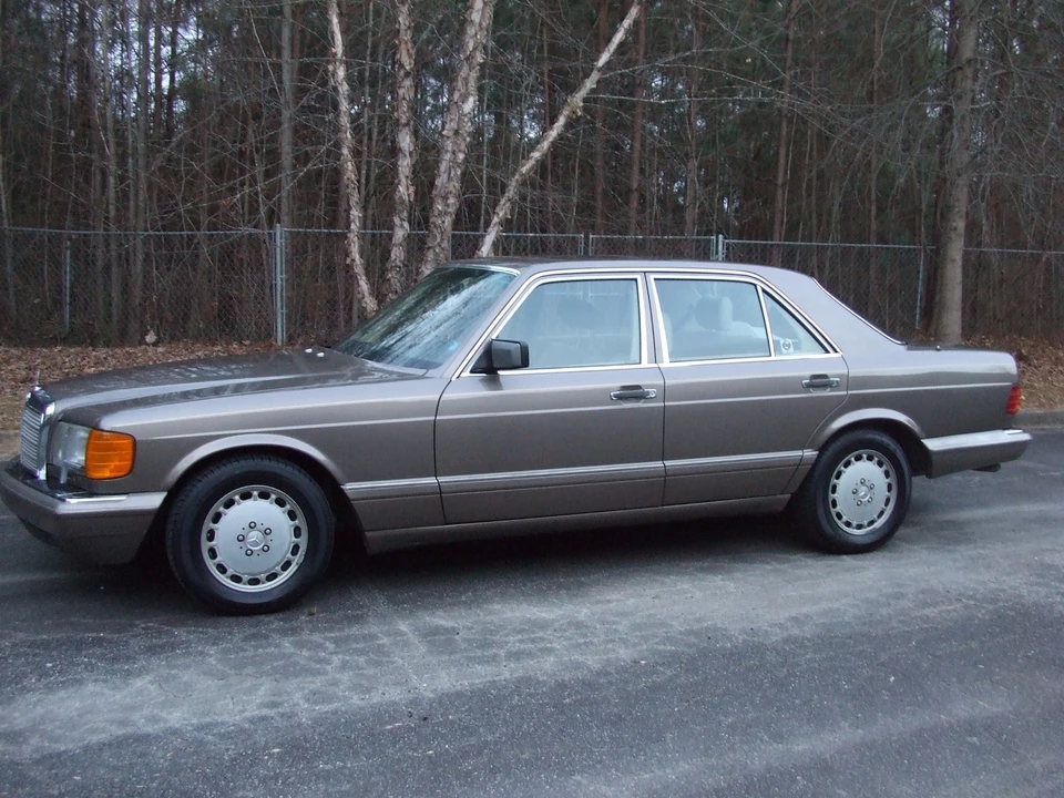 1988 Mercedes-Benz W126 S-Class Sedan - Image 11 of 31