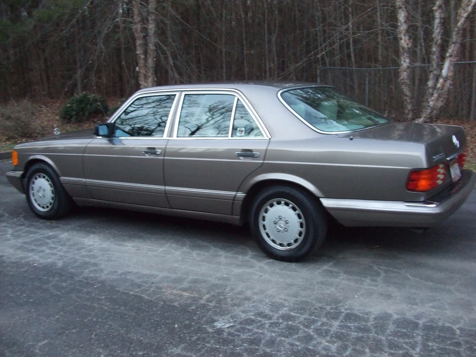 1988 Mercedes-Benz W126 S-Class Sedan - Image 9 of 31