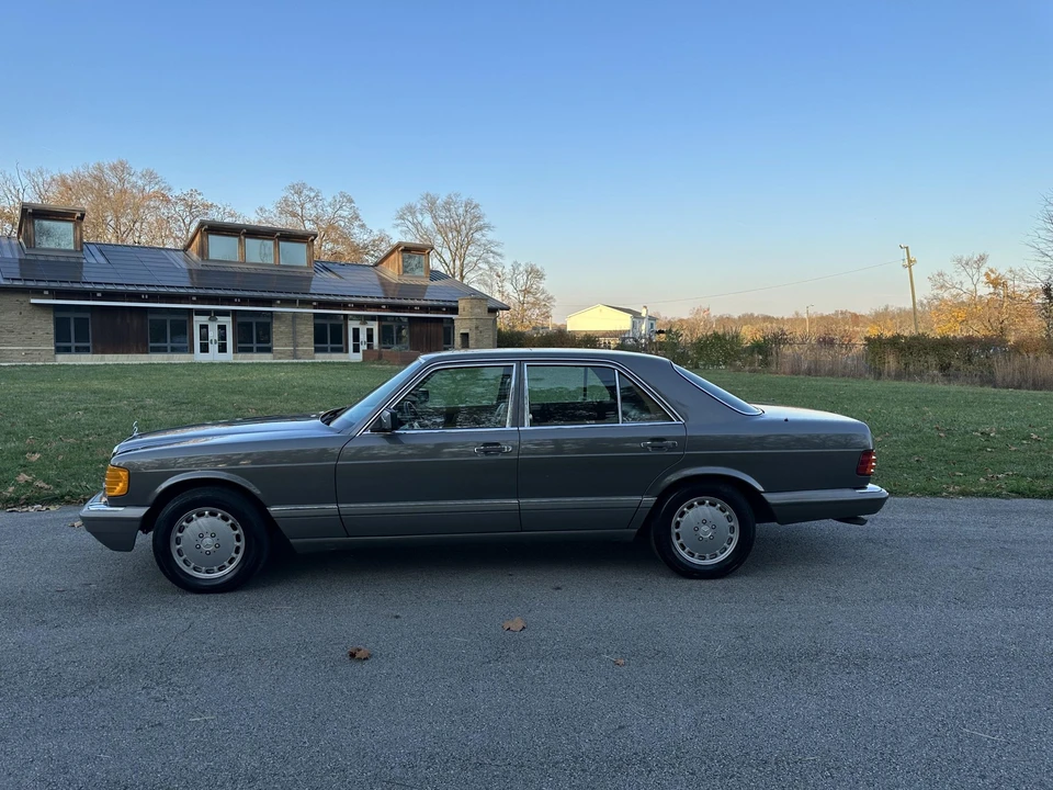 1988 Mercedes-Benz W126 S-Class Sedan - Image 16 of 31