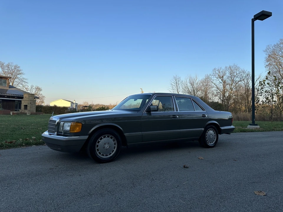 1988 Mercedes-Benz W126 S-Class Sedan - Image 17 of 31