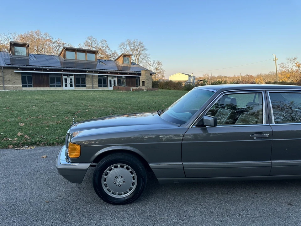 1988 Mercedes-Benz W126 S-Class Sedan - Image 18 of 31
