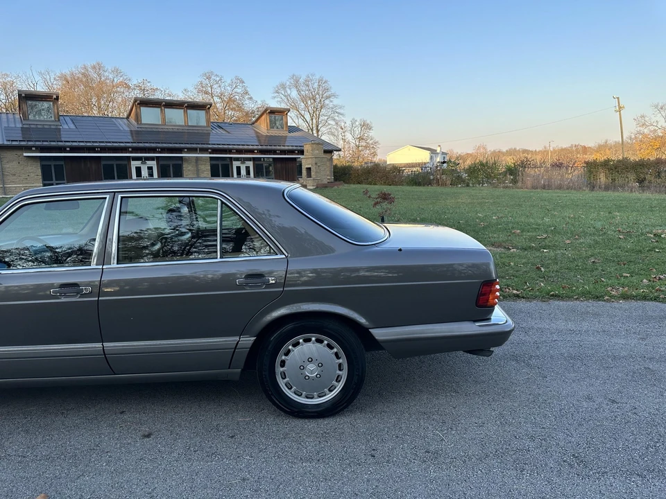 1988 Mercedes-Benz W126 S-Class Sedan - Image 19 of 31
