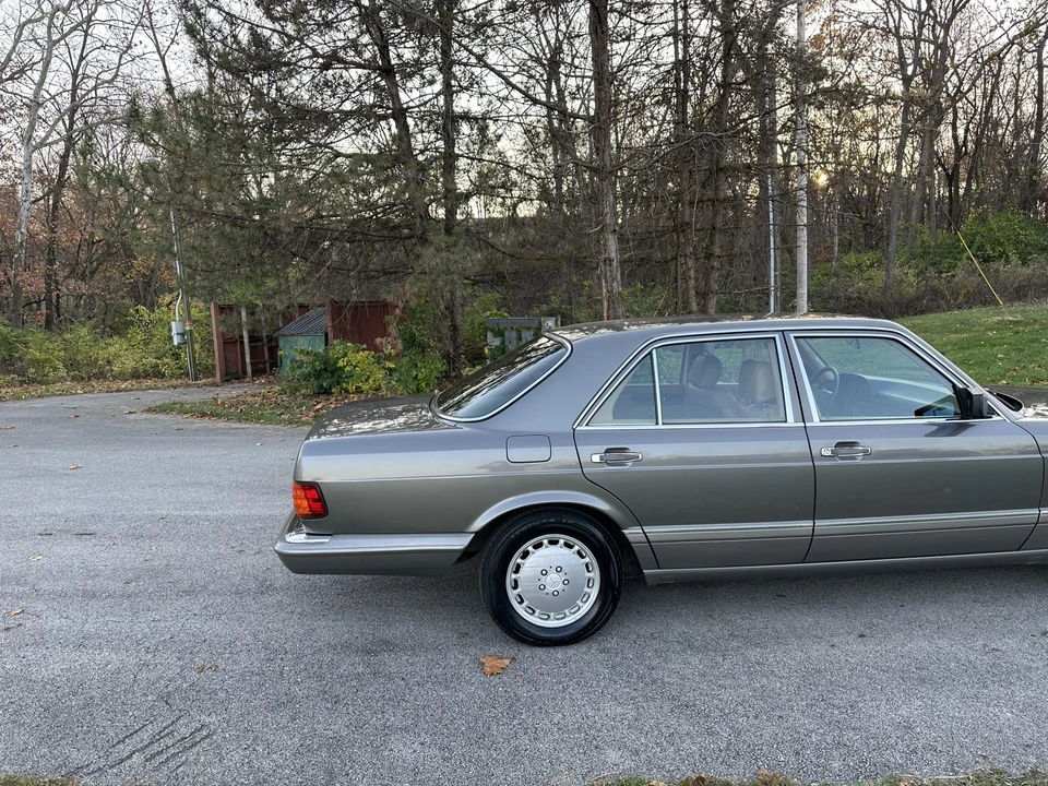 1988 Mercedes-Benz W126 S-Class Sedan - Image 31 of 31