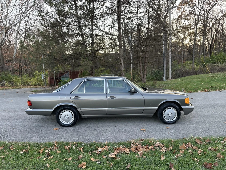 1988 Mercedes-Benz W126 S-Class Sedan - Image 10 of 31