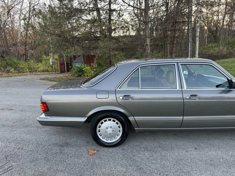 1988 Mercedes-Benz W126 S-Class Sedan - Image 20 of 31