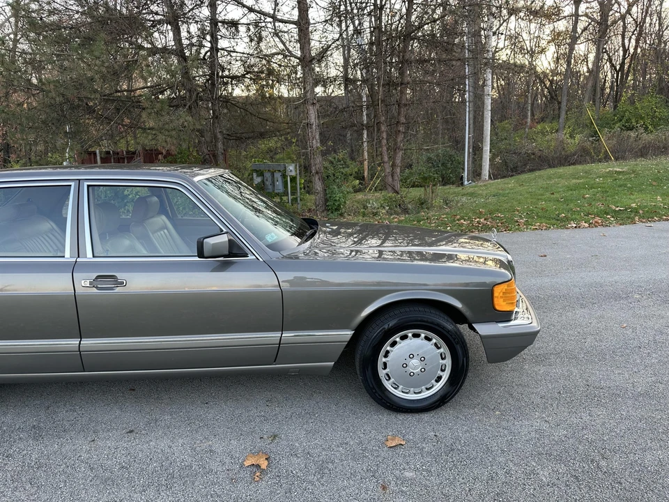1988 Mercedes-Benz W126 S-Class Sedan - Image 21 of 31