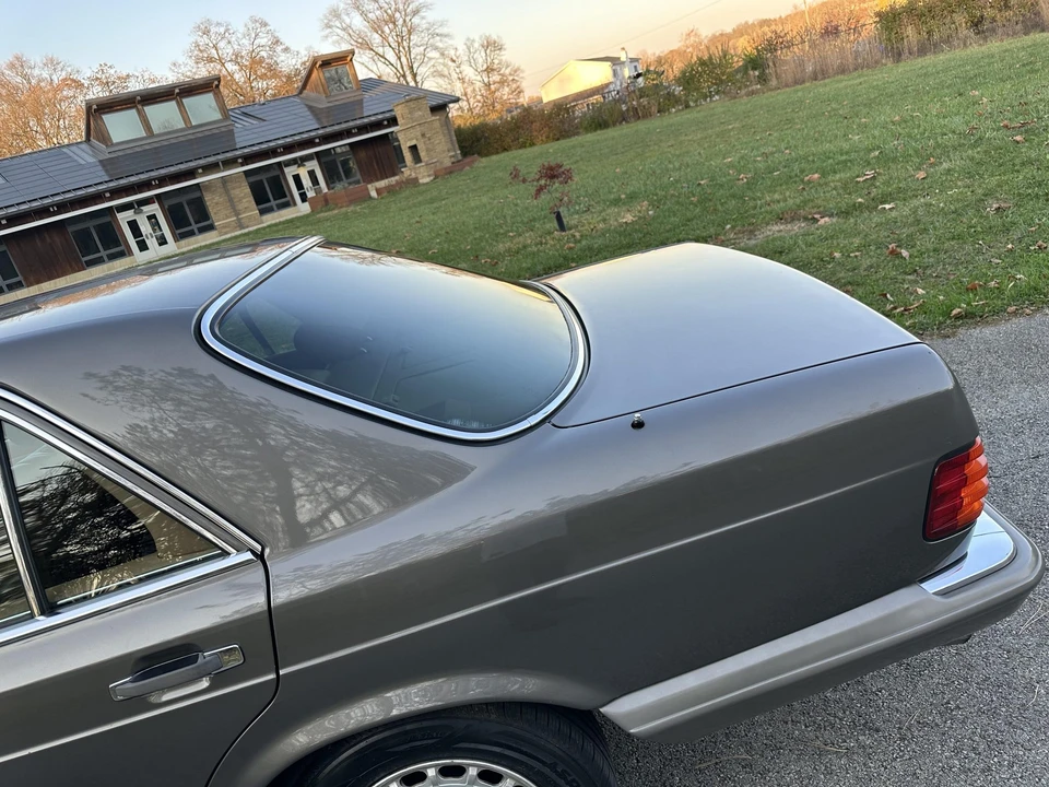 1988 Mercedes-Benz W126 S-Class Sedan - Image 29 of 31