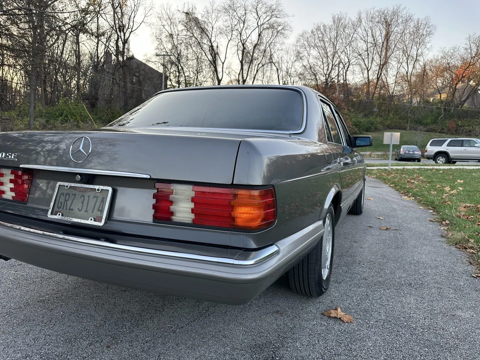 1988 Mercedes-Benz W126 S-Class Sedan - Image 30 of 31