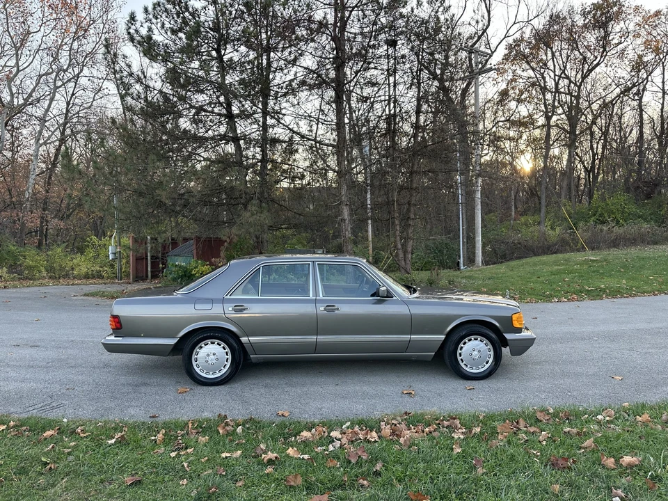 1988 Mercedes-Benz W126 S-Class Sedan - Image 9 of 31